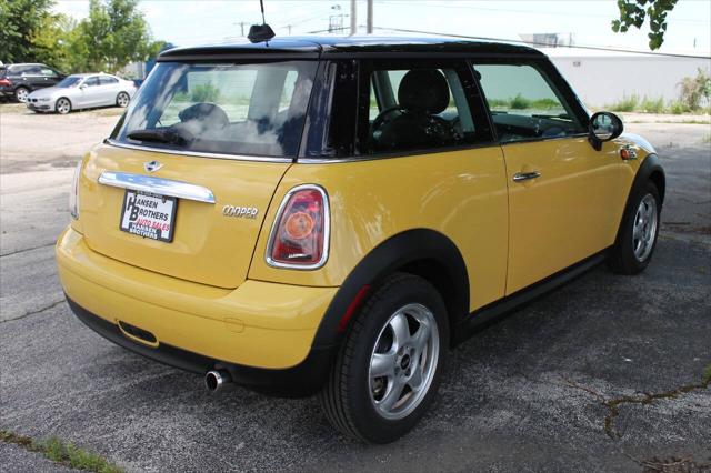2009 MINI Cooper Base 2dr Hatchback