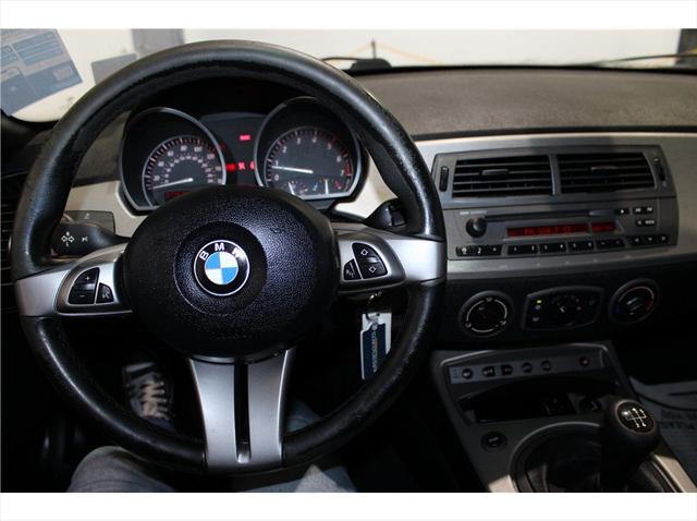 2004 BMW Z4 2.5i