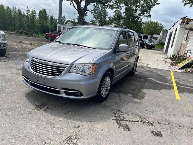2016 Chrysler Town & Country Touring-L for sale in Merrillville, IN