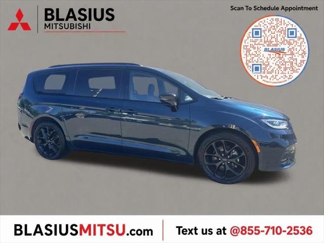 2023 Chrysler Pacifica Limited for sale in Brookfield, CT