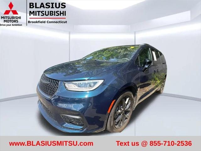 2023 Chrysler Pacifica Limited for sale in Brookfield, CT