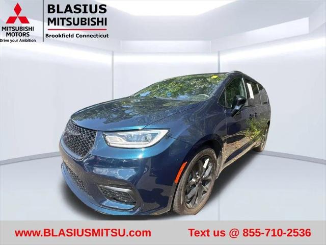 2023 Chrysler Pacifica Limited for sale in Brookfield, CT
