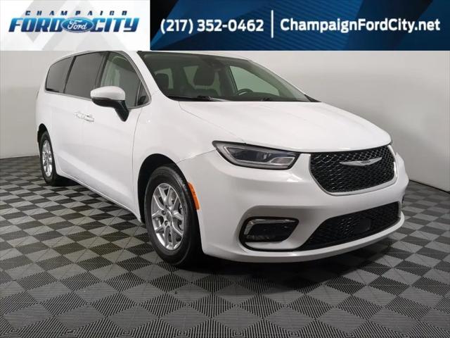 2023 Chrysler Pacifica Touring L for sale in Champaign, IL