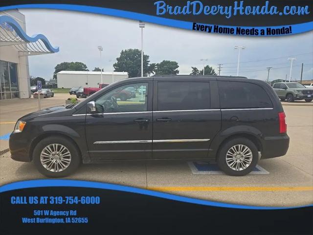 2015 Chrysler Town & Country Touring-L for sale in West Burlington, IA