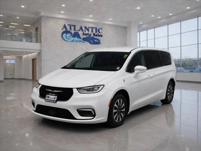 2022 Chrysler Pacifica Hybrid Touring L for sale in Sacramento, CA