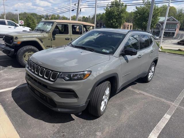 2023 Jeep Compass Latitude Lux FWD 2023 Jeep Compass Latitude Lux FWD