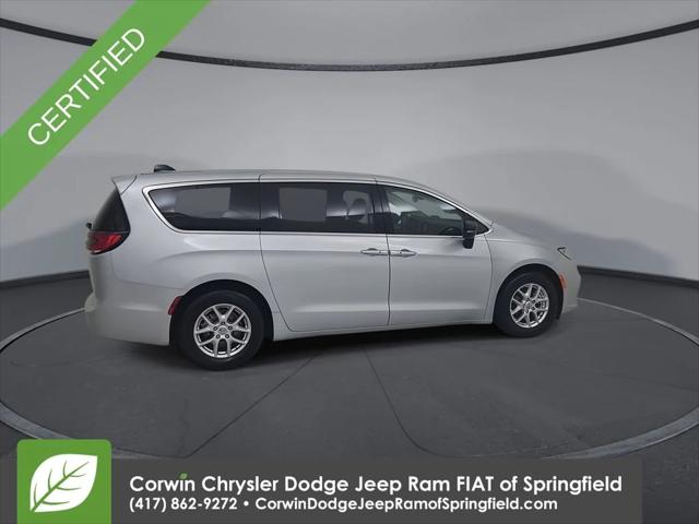 2024 Chrysler Pacifica Touring L