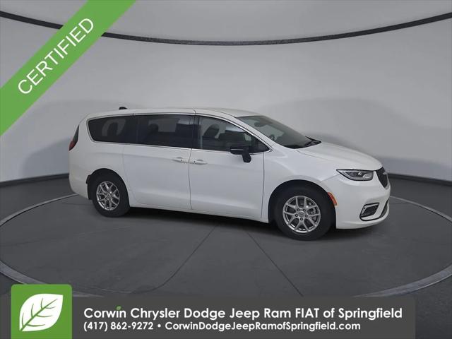 2024 Chrysler Pacifica Touring L