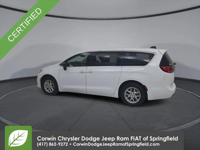2024 Chrysler Pacifica Touring L