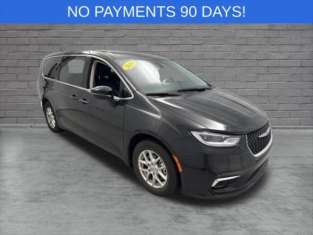 2024 Chrysler Pacifica Touring L for sale in Portage, WI