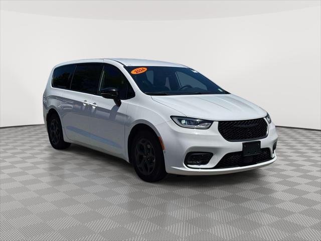 2024 Chrysler Pacifica Hybrid S Appearance Pkg for sale in Huntington Station, NY