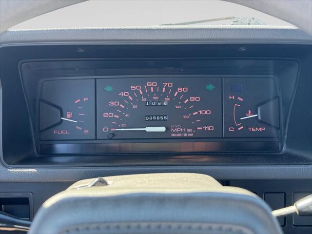 1990 Mazda B2600i Pickup Truck