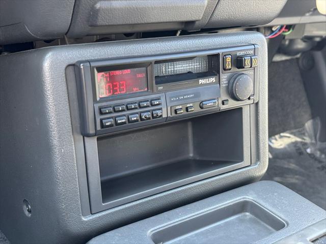 1990 Mazda B2600i Pickup Truck