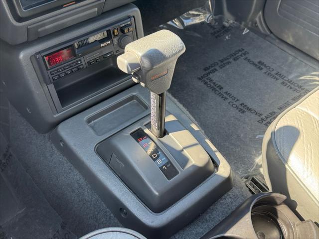 1990 Mazda B2600i Pickup Truck