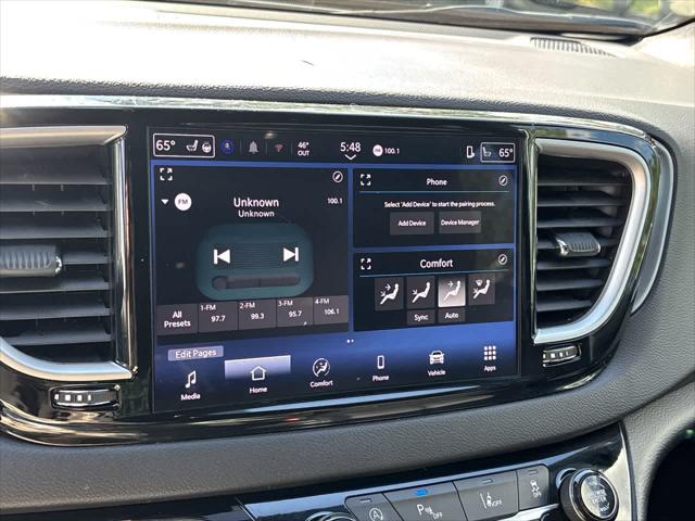2025 Chrysler Pacifica Select