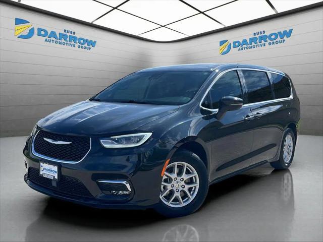 2023 Chrysler Pacifica Touring L for sale in Wauwatosa, WI