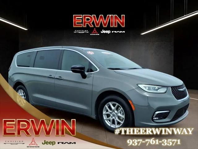 2025 Chrysler Pacifica Select for sale near Troy, OH
