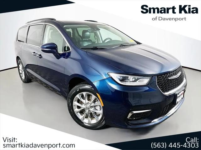 2022 Chrysler Pacifica Touring L AWD for sale in Davenport, IA