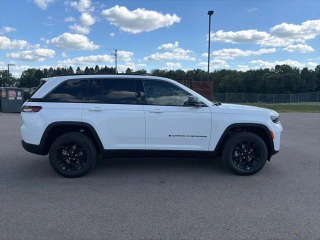 2026 Jeep Grand Cherokee GRAND CHEROKEE LAREDO ALTITUDE 4X4 2026 Jeep Grand Cherokee GRAND CHEROKEE LAREDO ALTITUDE 4X4