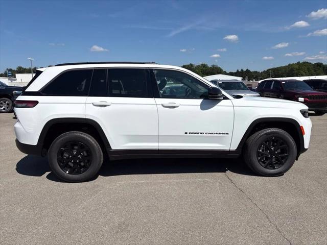 2026 Jeep Grand Cherokee GRAND CHEROKEE LAREDO ALTITUDE 4X4 2026 Jeep Grand Cherokee GRAND CHEROKEE LAREDO ALTITUDE 4X4