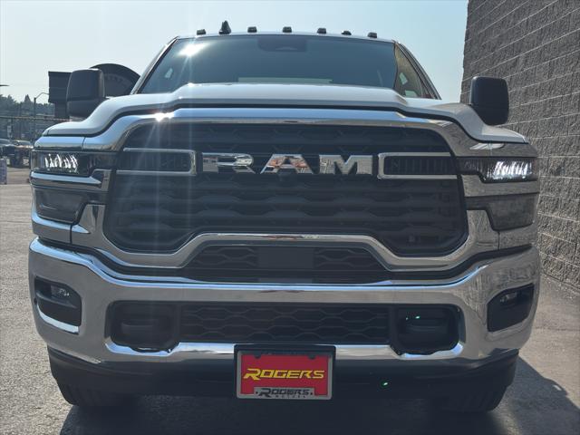 2026 RAM Ram 3500 RAM 3500 TRADESMAN CREW CAB 4X4 8 BOX