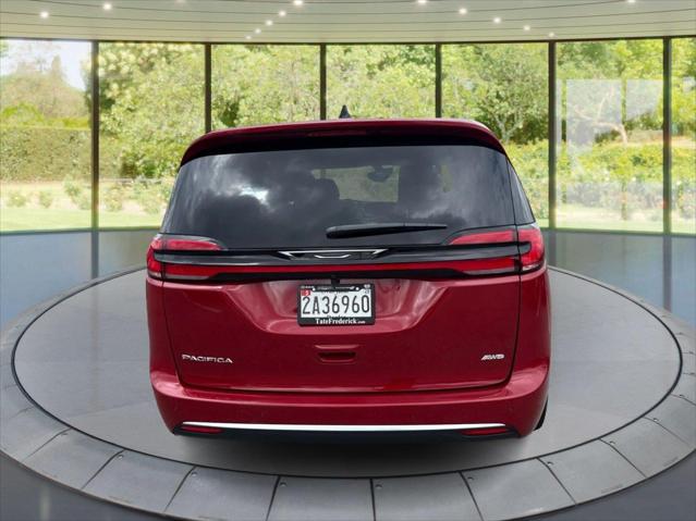 2027 Chrysler Pacifica Select