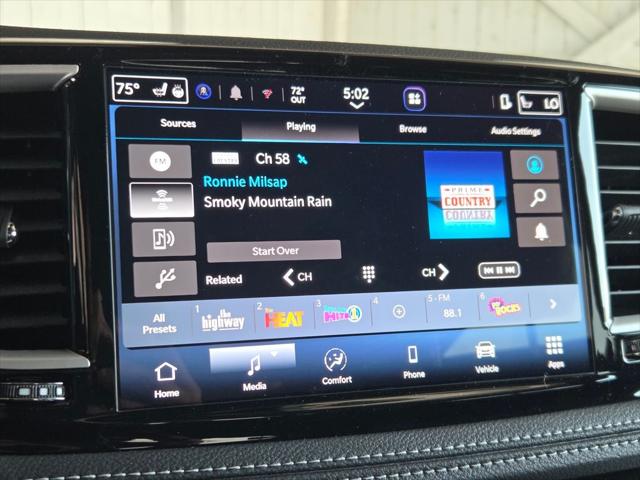 2027 Chrysler Pacifica PACIFICA SELECT AWD
