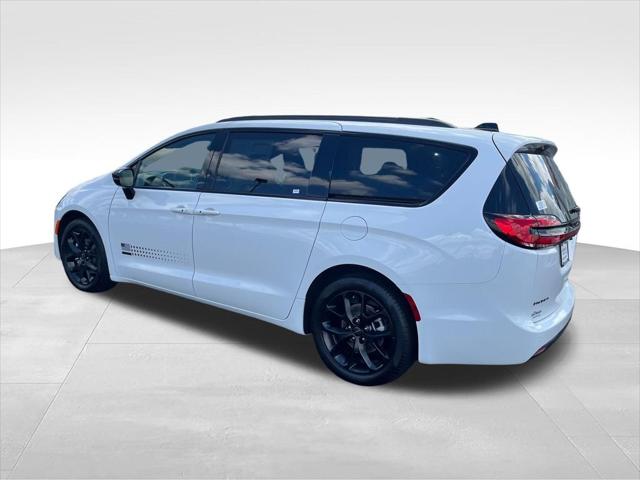 2027 Chrysler Pacifica PACIFICA SELECT