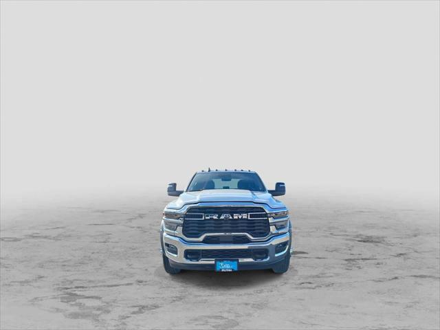2026 RAM 5500 Chassis RAM 5500 TRADESMAN CHASSIS CREW CAB 4X4 84 CA