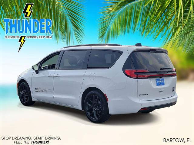 2027 Chrysler Pacifica PACIFICA SELECT