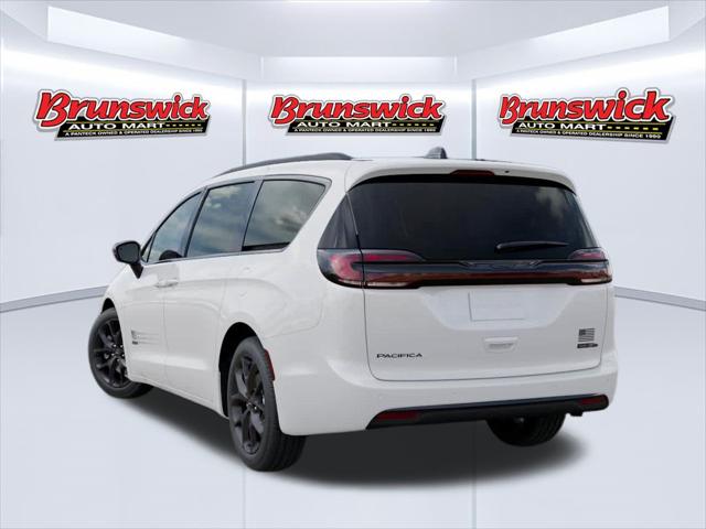 2027 Chrysler Pacifica PACIFICA SELECT AWD