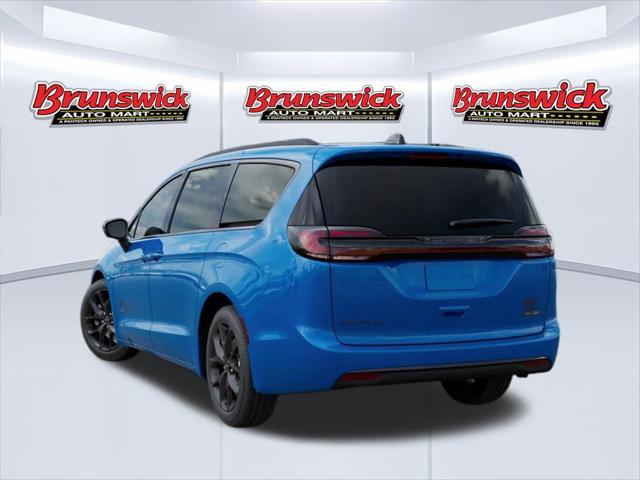 2027 Chrysler Pacifica PACIFICA SELECT AWD