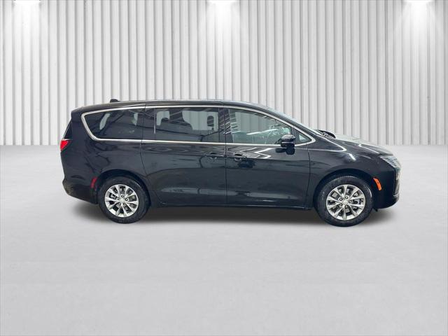 2027 Chrysler Pacifica PACIFICA SELECT AWD