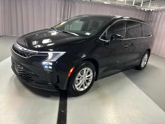 2027 Chrysler Pacifica PACIFICA SELECT