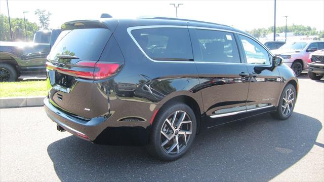 2027 Chrysler Pacifica PACIFICA PINNACLE AWD 2027 Chrysler Pacifica PACIFICA PINNACLE AWD