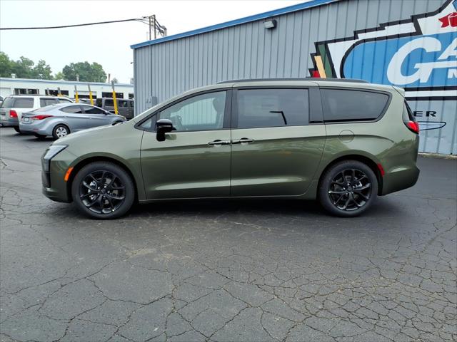 2027 Chrysler Pacifica PACIFICA LIMITED