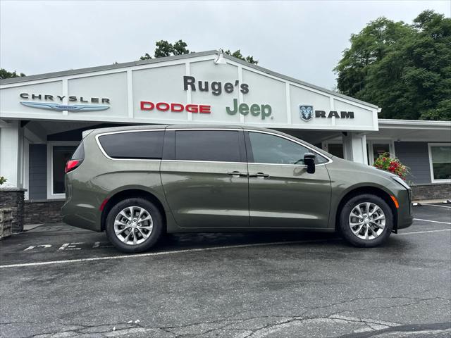 2027 Chrysler Pacifica PACIFICA SELECT AWD