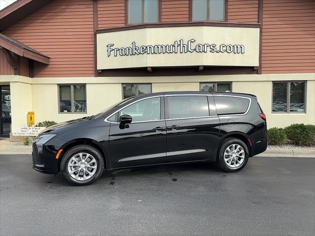 2027 Chrysler Pacifica Select AWD for sale in Frankenmuth, MI