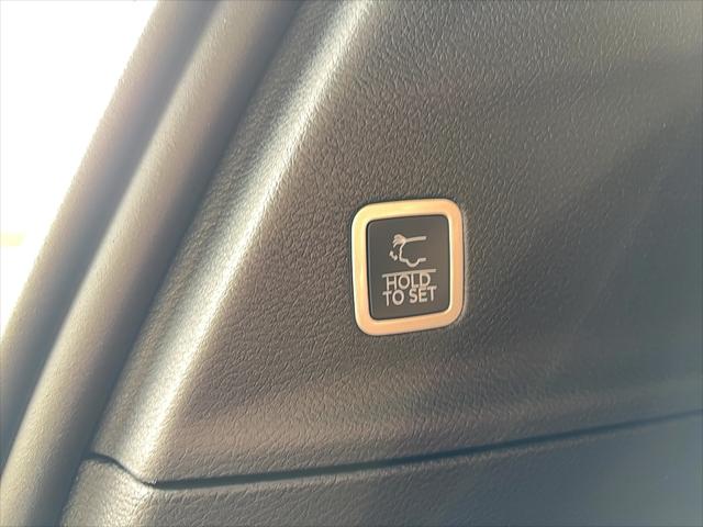 2027 Chrysler Pacifica Select AWD