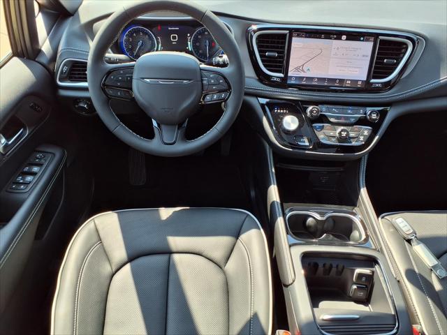 2027 Chrysler Pacifica PACIFICA LIMITED