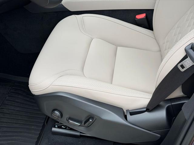 2026 Volvo XC90 Plus, B6 AWD Gas mild hybrid, Gasoline, Bright, 7 Seats