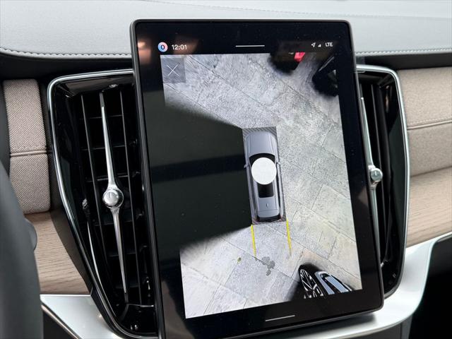 2026 Volvo XC90 Plus, B6 AWD Gas mild hybrid, Gasoline, Bright, 7 Seats