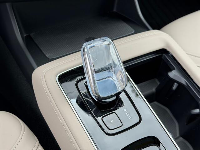2026 Volvo XC90 Plus, B6 AWD Gas mild hybrid, Gasoline, Bright, 7 Seats