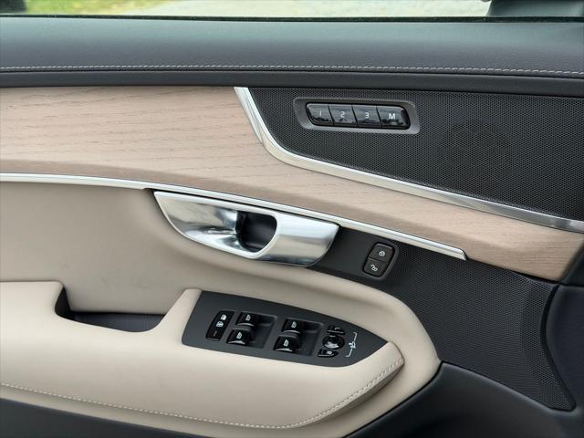 2026 Volvo XC90 Plus, B6 AWD Gas mild hybrid, Gasoline, Bright, 7 Seats