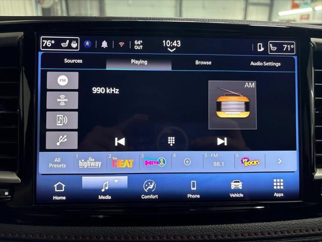 2027 Chrysler Pacifica Select