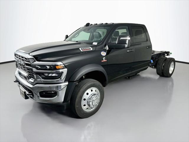 2026 RAM 5500 Chassis RAM 5500 TRADESMAN CHASSIS CREW CAB 4X4 60 CA