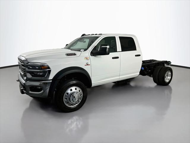 2026 RAM 5500 Chassis RAM 5500 TRADESMAN CHASSIS CREW CAB 4X4 60 CA