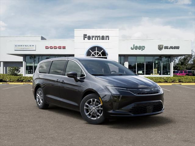 2027 Chrysler Pacifica Select for sale in New Port Richey, FL