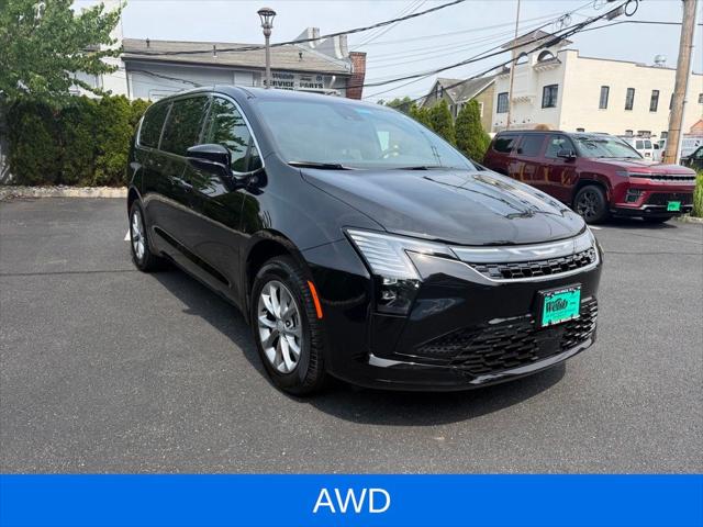 2027 Chrysler Pacifica PACIFICA SELECT AWD