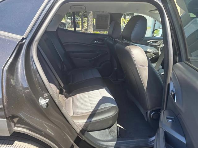 2025 Chevrolet Trax FWD LT